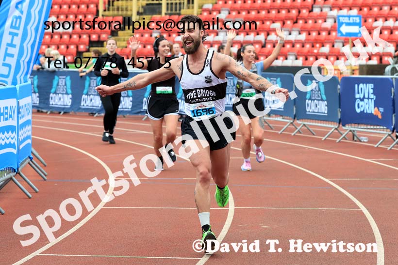 Gateshead Half Marathon, 2024 Gateshead Marathon, Half Marathon and 10k, Gateshead Stadium.  Photo: David T. Hewitson/Sports for All Pics